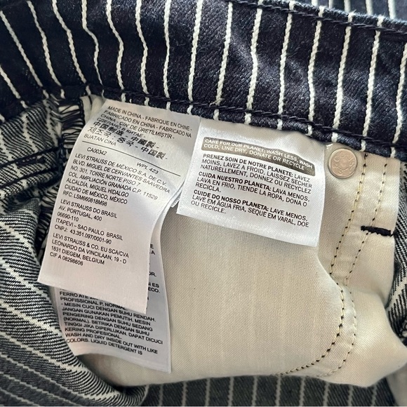 Levis Wedgie Straight Jeans - Stripe - Picture 5 of 8